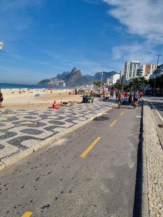 C: Panoramic Rio Views Near Iconic Beaches Homestay