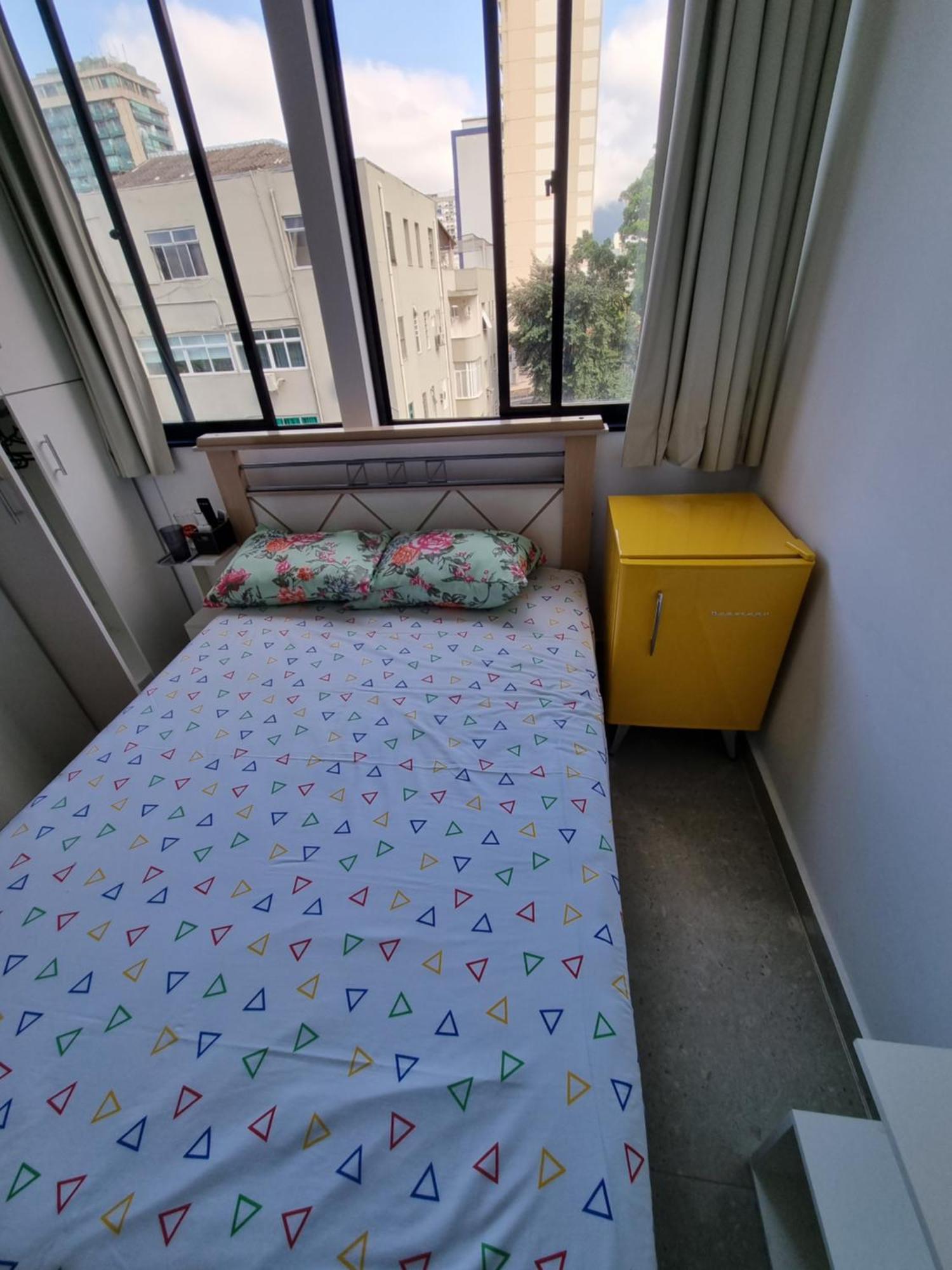 Homestay C: Panoramic Rio Views Near Iconic Beaches *