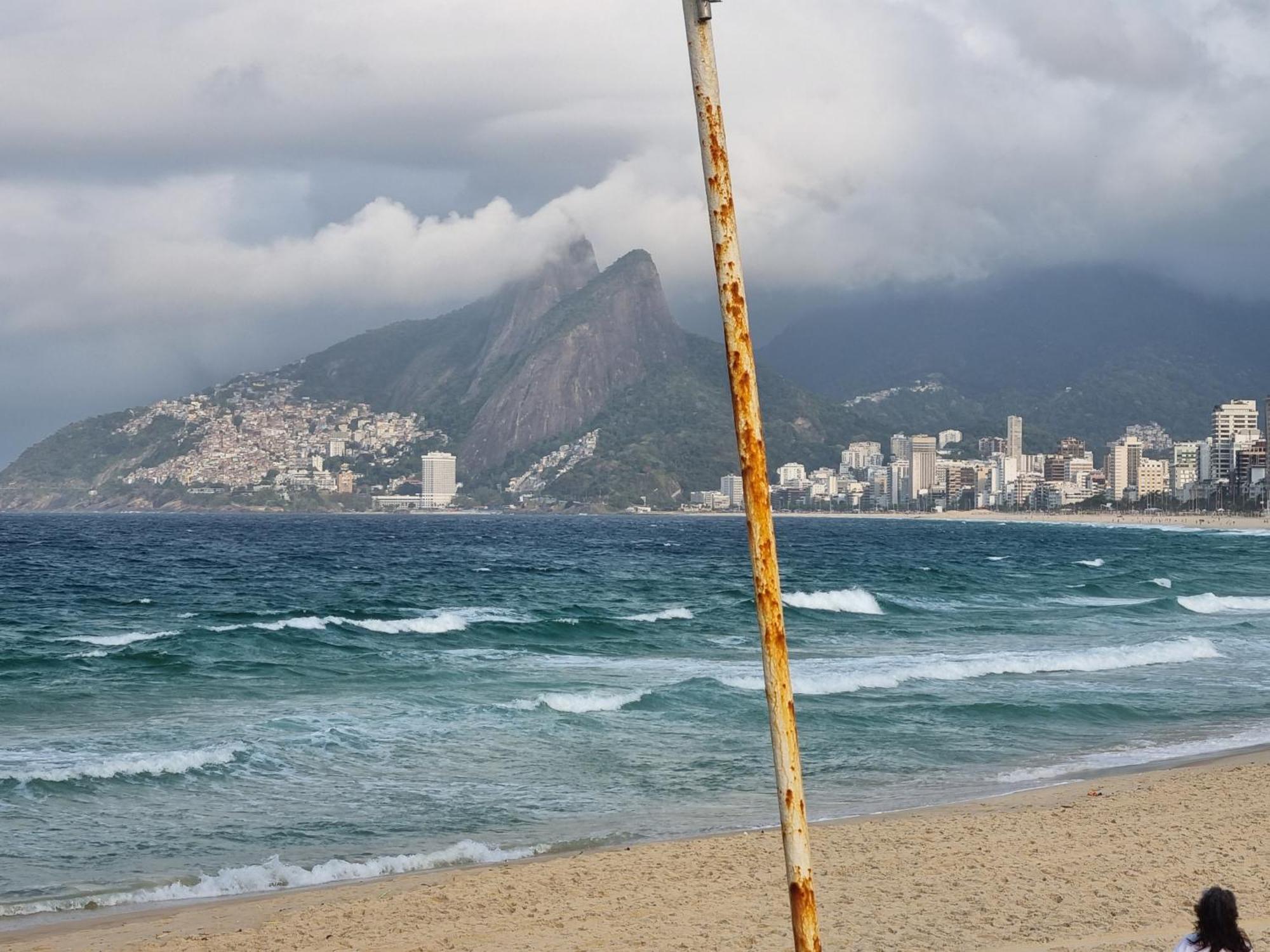 C Vista Livre E Pertissima Praias Ipanema Leblon Arpoador Copacabana E Do Cristo Redentor Do Bondinho Pao De Acucar Etc Chegando Cedo Que O Check-in Do Meio-dia, Deixe Suas Malas E Va Se Divertir, Idem No Check-out 10h Manha Séjour chez l'habitant Rio de Janeiro