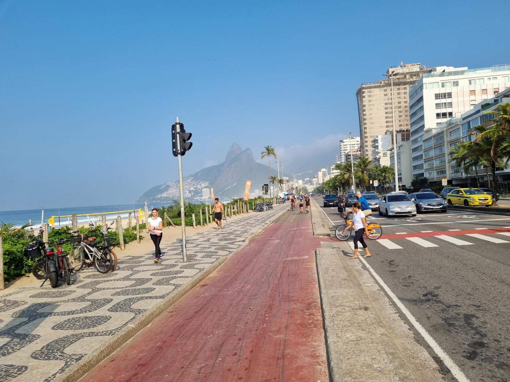 Séjour chez l'habitant C Vista Livre E Pertissima Praias Ipanema Leblon Arpoador Copacabana E Do Cristo Redentor Do Bondinho Pao De Acucar Etc Chegando Cedo Que O Check-in Do Meio-dia, Deixe Suas Malas E Va Se Divertir, Idem No Check-out 10h Manha