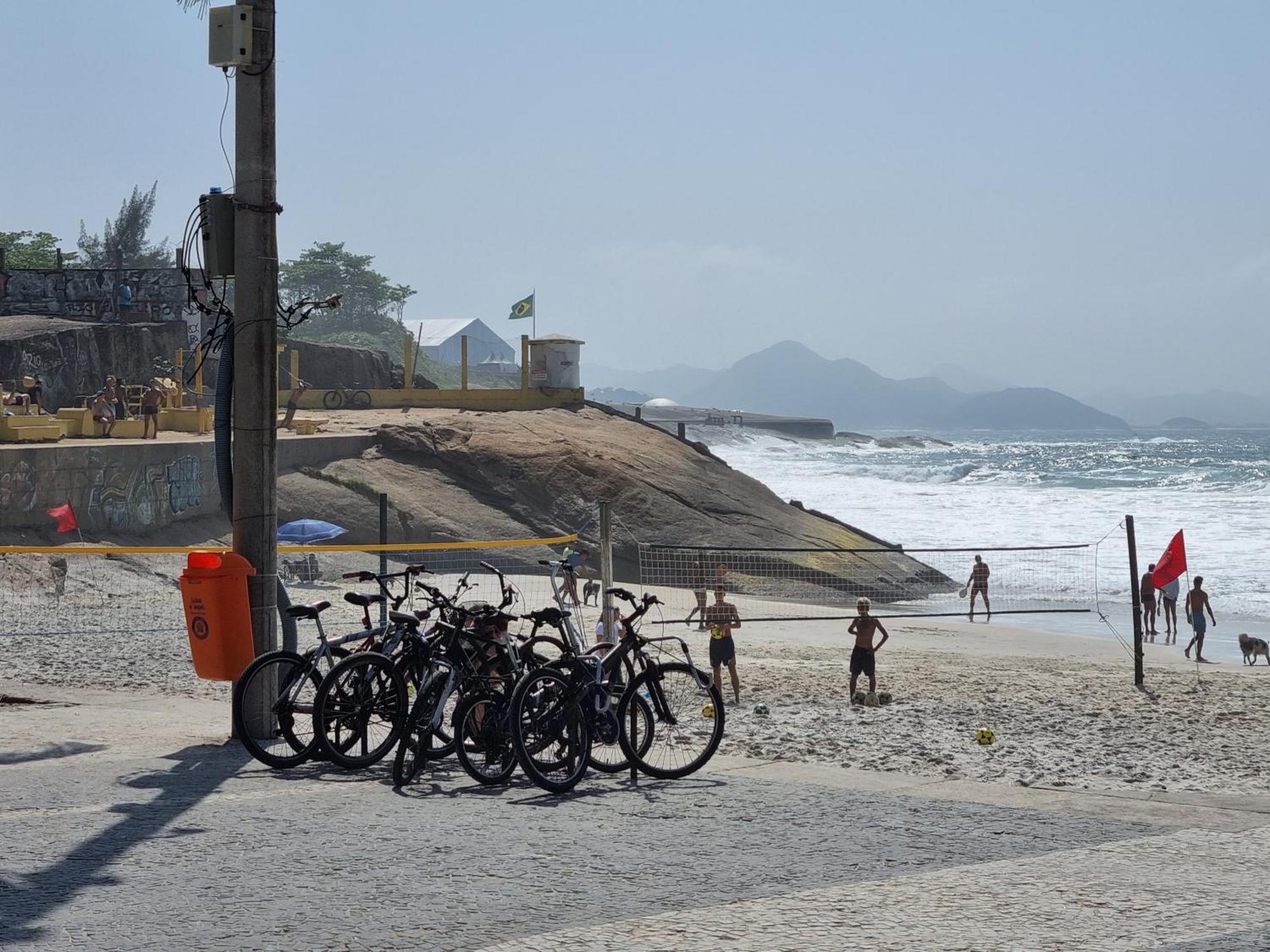 C Vista Livre E Pertissima Praias Ipanema Leblon Arpoador Copacabana E Do Cristo Redentor Do Bondinho Pao De Acucar Etc Chegando Cedo Que O Check-in Do Meio-dia, Deixe Suas Malas E Va Se Divertir, Idem No Check-out 10h Manha Séjour chez l'habitant Rio de Janeiro